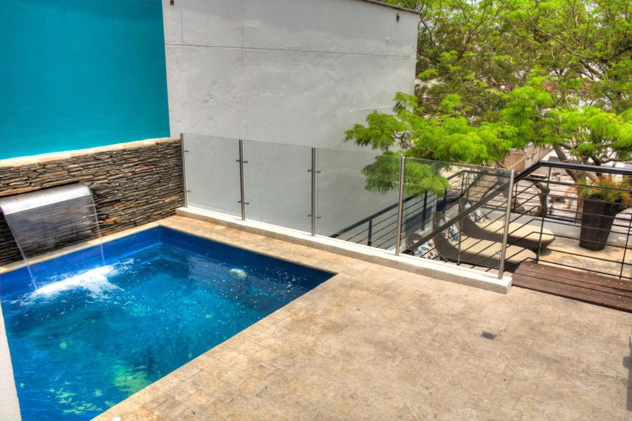 Casa De Leda, A Kali Hotel Santa Marta  Exteriör bild A pool in a private home
