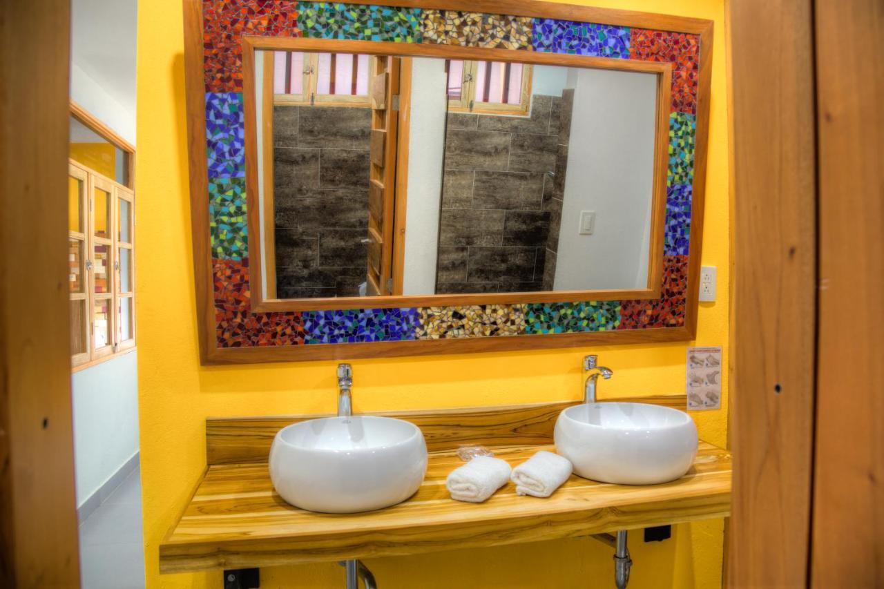 Casa De Leda, A Kali Hotel Santa Marta  Exteriör bild Bathroom in the hotel