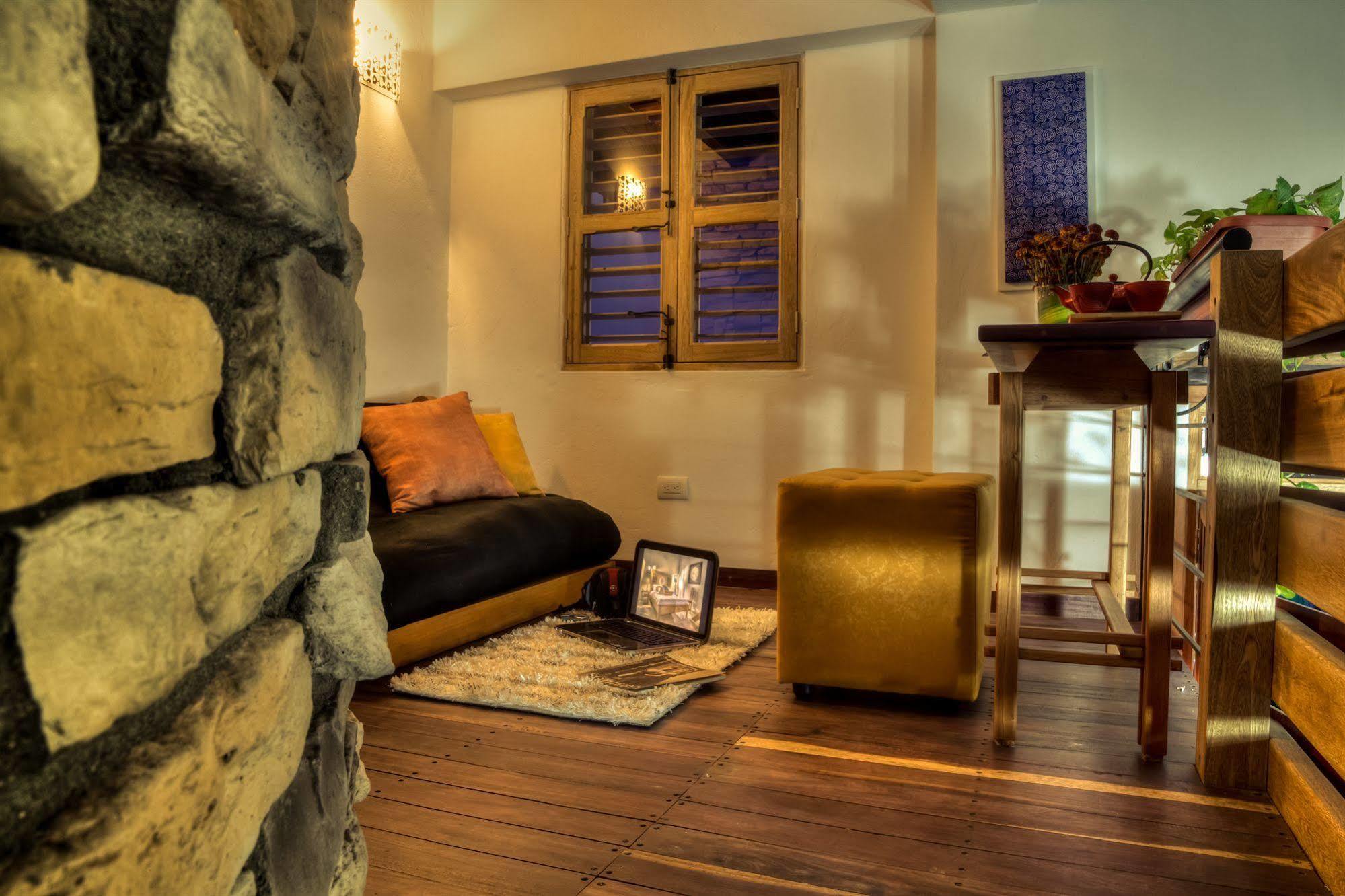 Casa De Leda, A Kali Hotel Santa Marta  Exteriör bild A living room in a house